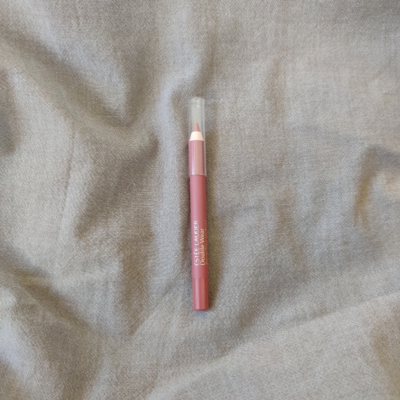 Estee Lauder Double Wear Stay-in-Place Lip Pencil - Nude - Picture 3 of 5